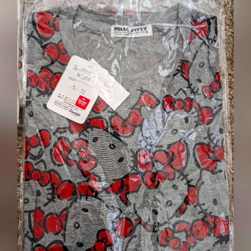 NWT Hello Kitty All Over Print Short Sleeve Tee